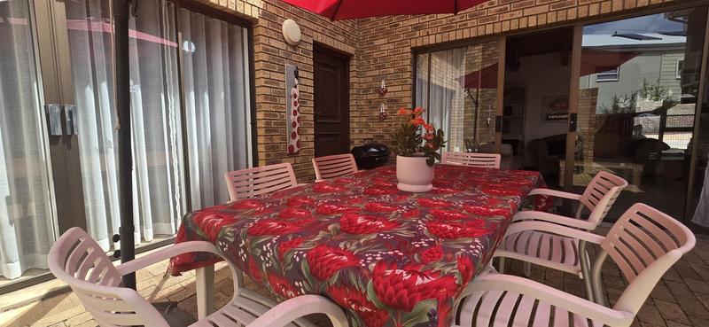 4 Bedroom Property for Sale in Glentana Western Cape